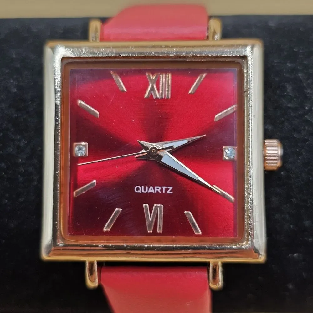 Ladies Two Tone Red/Gold Square Dial Quartz Fashion Watch New Battery